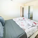 Spacious 5 Bedroom 3 Bath Modern Home By Downtown La With Parking